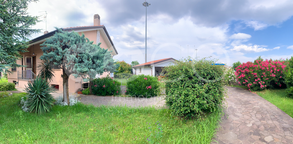 CASA SINGOLA AMPIO GIARDINO